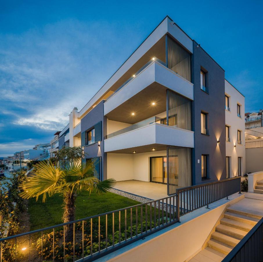 Villa Four Brothers - Penthouse Suite โปดสตรานา ภายนอก รูปภาพ
