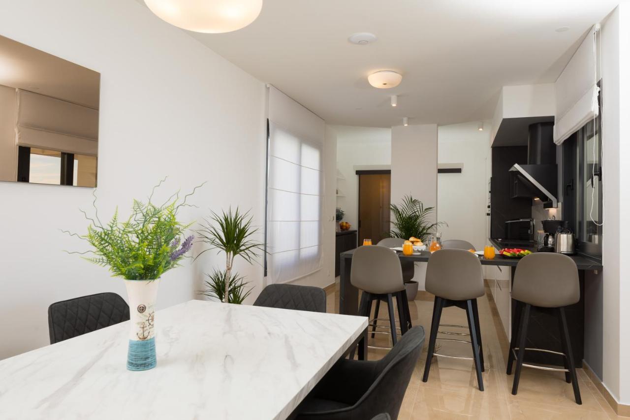 Villa Four Brothers - Penthouse Suite โปดสตรานา ภายนอก รูปภาพ